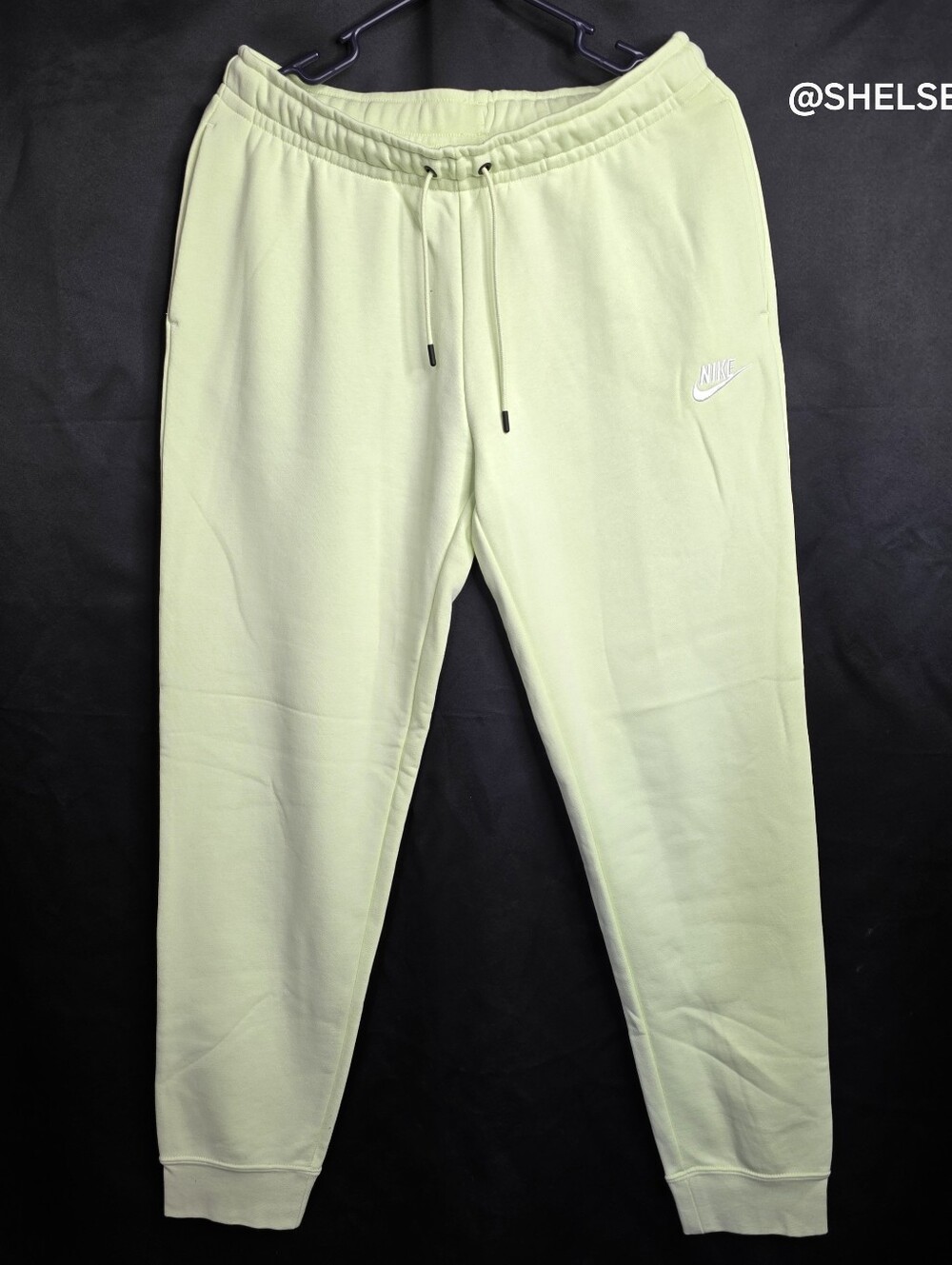 Nike Men's Sport Sweatpants Standard Fit Taper Leg Neon Lime Size M